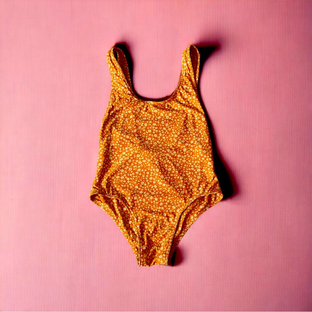 Stone Fox Swim size M. Gently worn once. Excellent condition